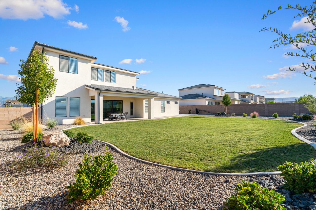 2726 E Ashwood LN St George, UT 84790 home for sale, MLS#25-265585 - Erika Rogers Photo 38