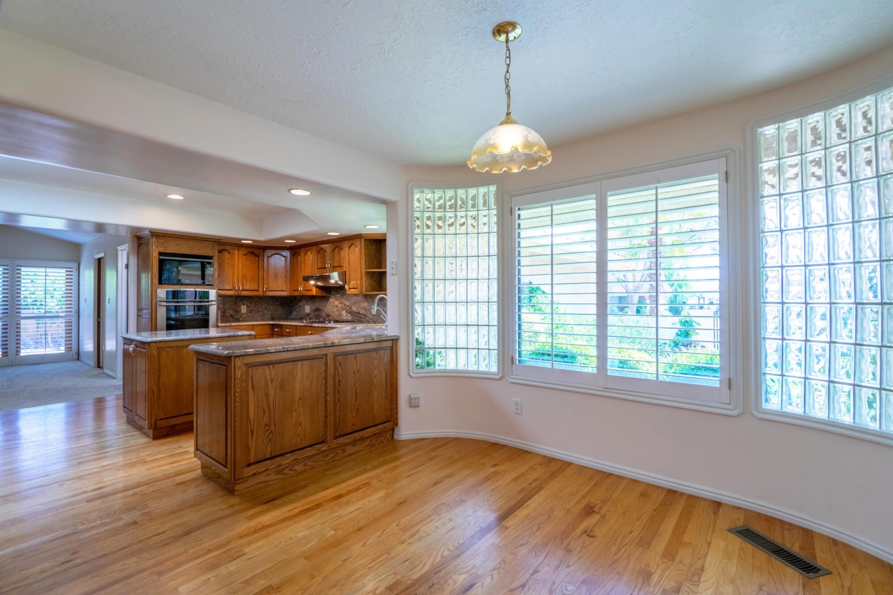 2952 S Jacob Hamblin DR St George, UT 84790 home for sale, MLS#25-264814 - Erika Rogers Photo 10