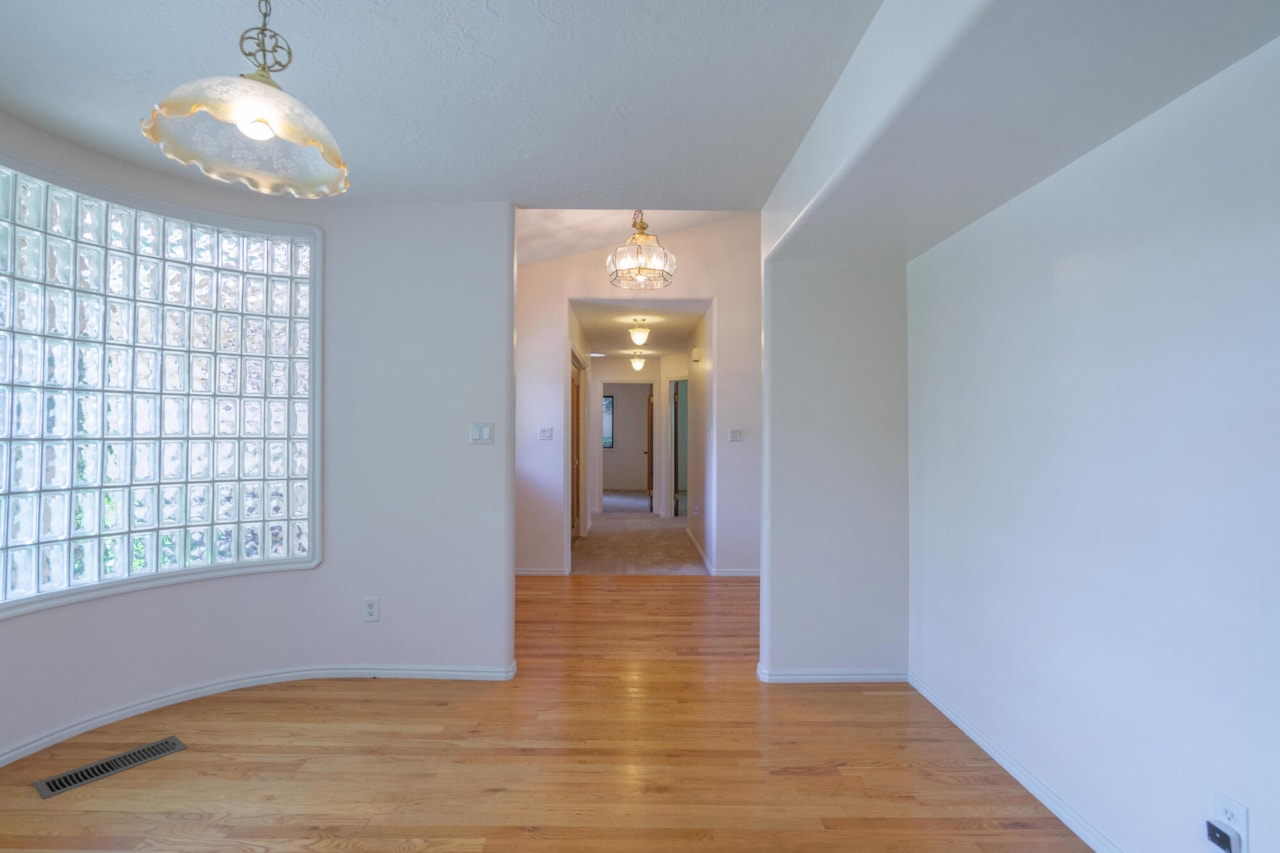 2952 S Jacob Hamblin DR St George, UT 84790 home for sale, MLS#25-264814 - Erika Rogers Photo 12