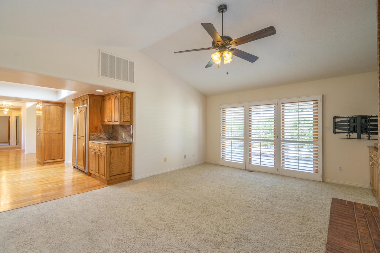 2952 S Jacob Hamblin DR St George, UT 84790 home for sale, MLS#25-264814 - Erika Rogers Photo 21