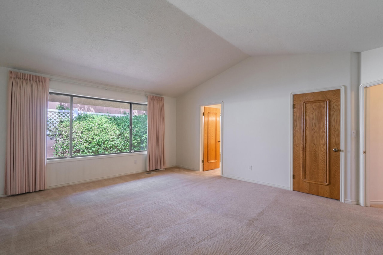 2952 S Jacob Hamblin DR St George, UT 84790 home for sale, MLS#25-264814 - Erika Rogers Photo 42