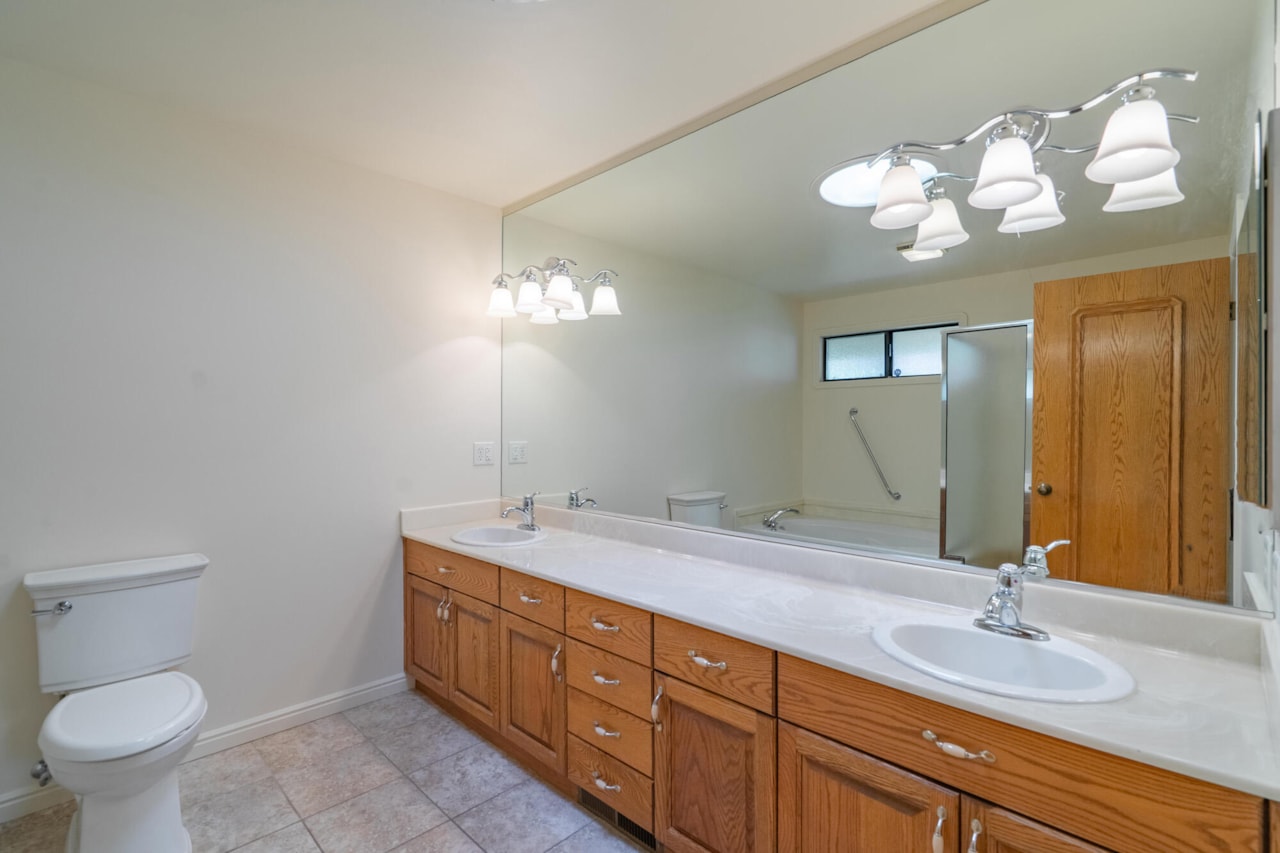 2952 S Jacob Hamblin DR St George, UT 84790 home for sale, MLS#25-264814 - Erika Rogers Photo 43