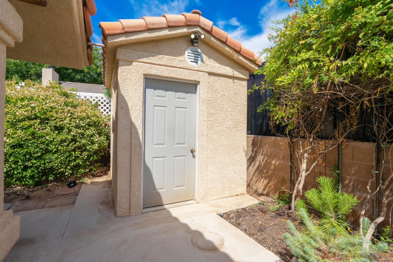 2952 S Jacob Hamblin DR St George, UT 84790 home for sale, MLS#25-264814 - Erika Rogers Photo 61