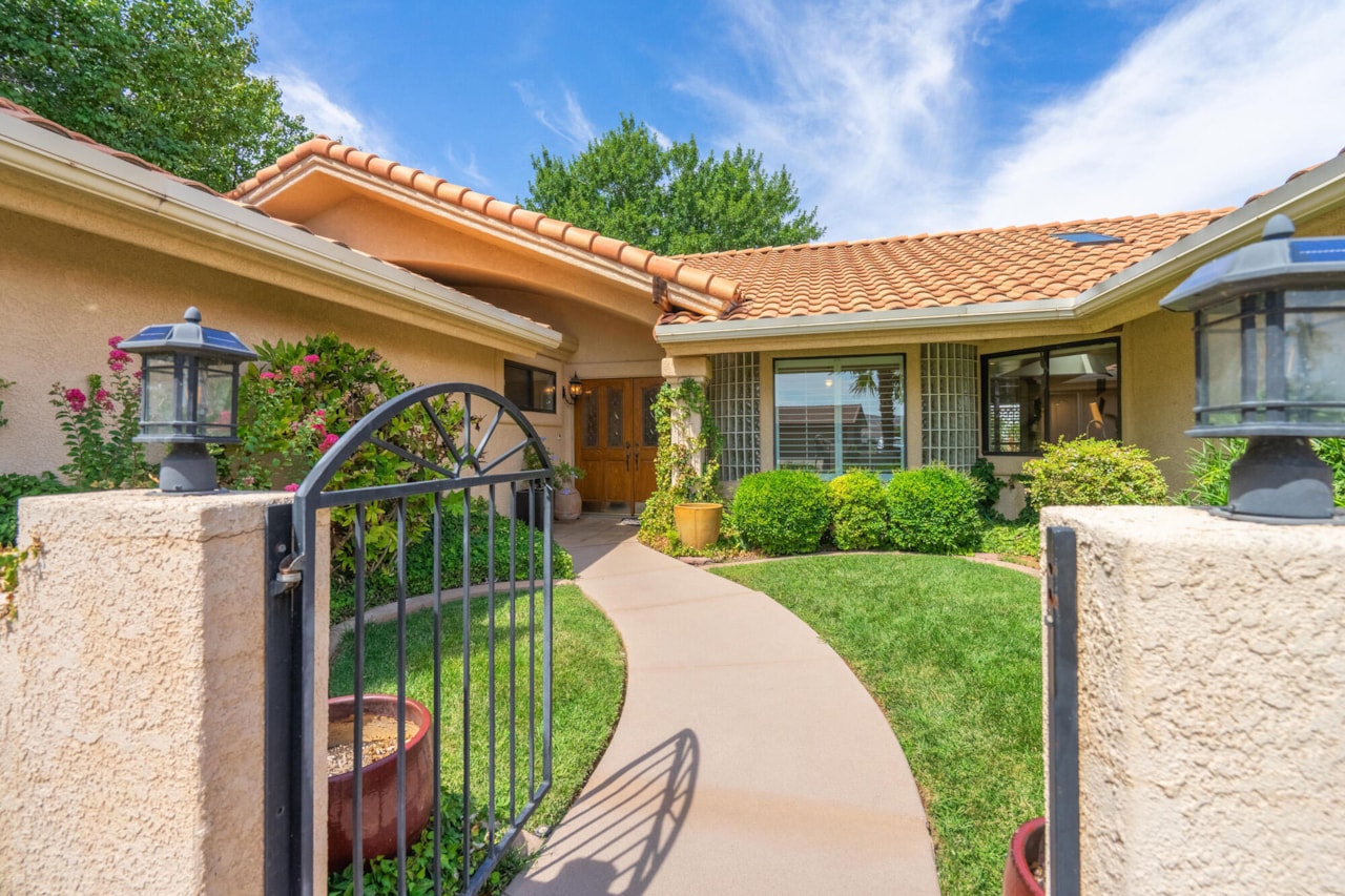 2952 S Jacob Hamblin DR St George, UT 84790 home for sale, MLS#25-264814 - Erika Rogers Photo 73