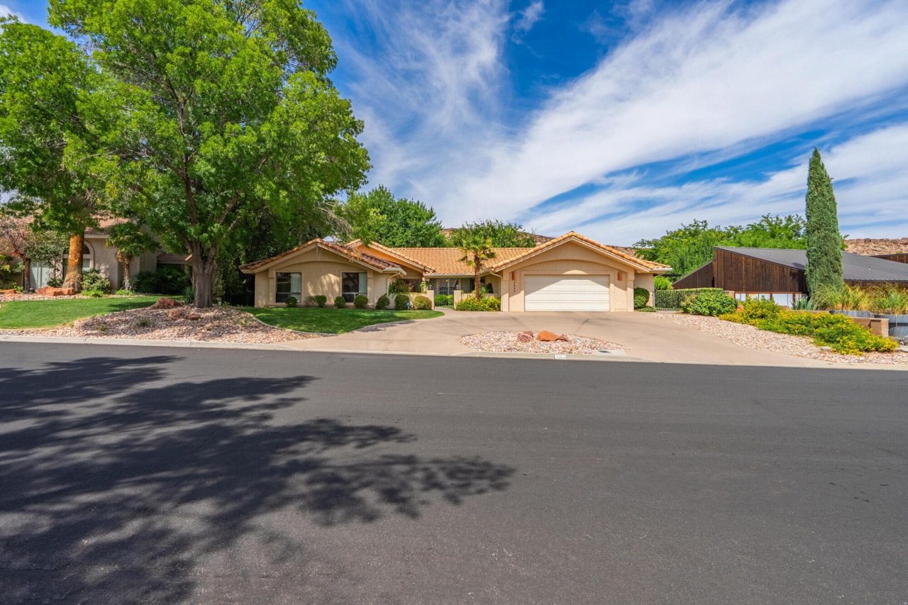 2952 S Jacob Hamblin DR St George, UT 84790 home for sale, MLS#25-264814 - Erika Rogers Photo 86