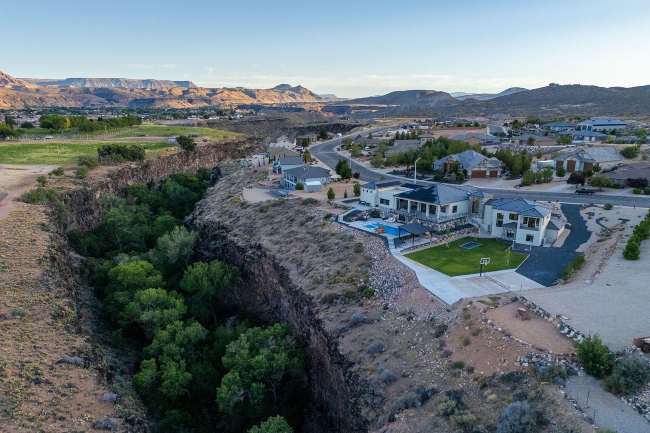 1115 S Westfield RD Toquerville, UT 84774 home for sale, MLS#25-265376 - Erika Rogers Photo 8