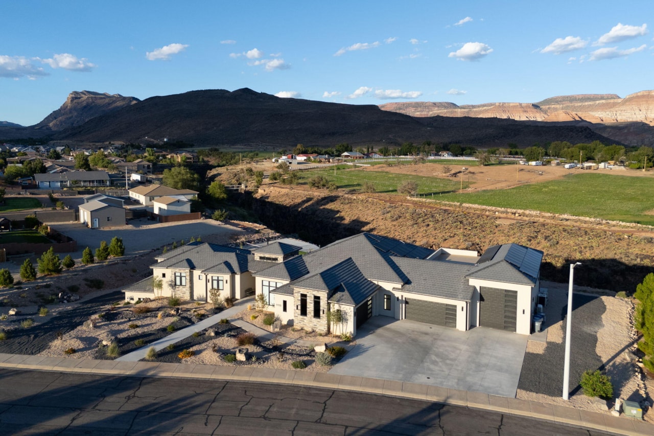 1115 S Westfield RD Toquerville, UT 84774 home for sale, MLS#25-265376 - Erika Rogers Photo 13