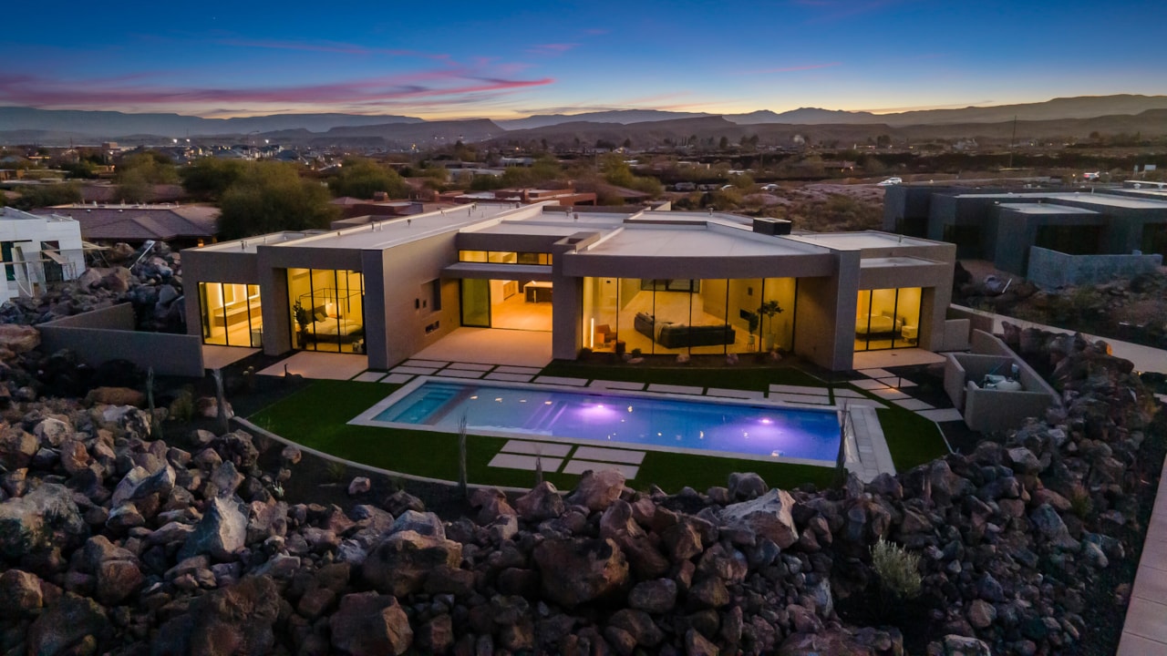 2031 N Lava Rock CIR St George, UT 84770 home for sale, MLS#25-257054 - Erika Rogers Photo 2