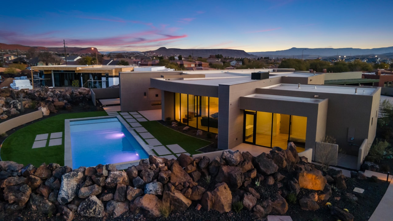 2031 N Lava Rock CIR St George, UT 84770 home for sale, MLS#25-257054 - Erika Rogers Photo 6