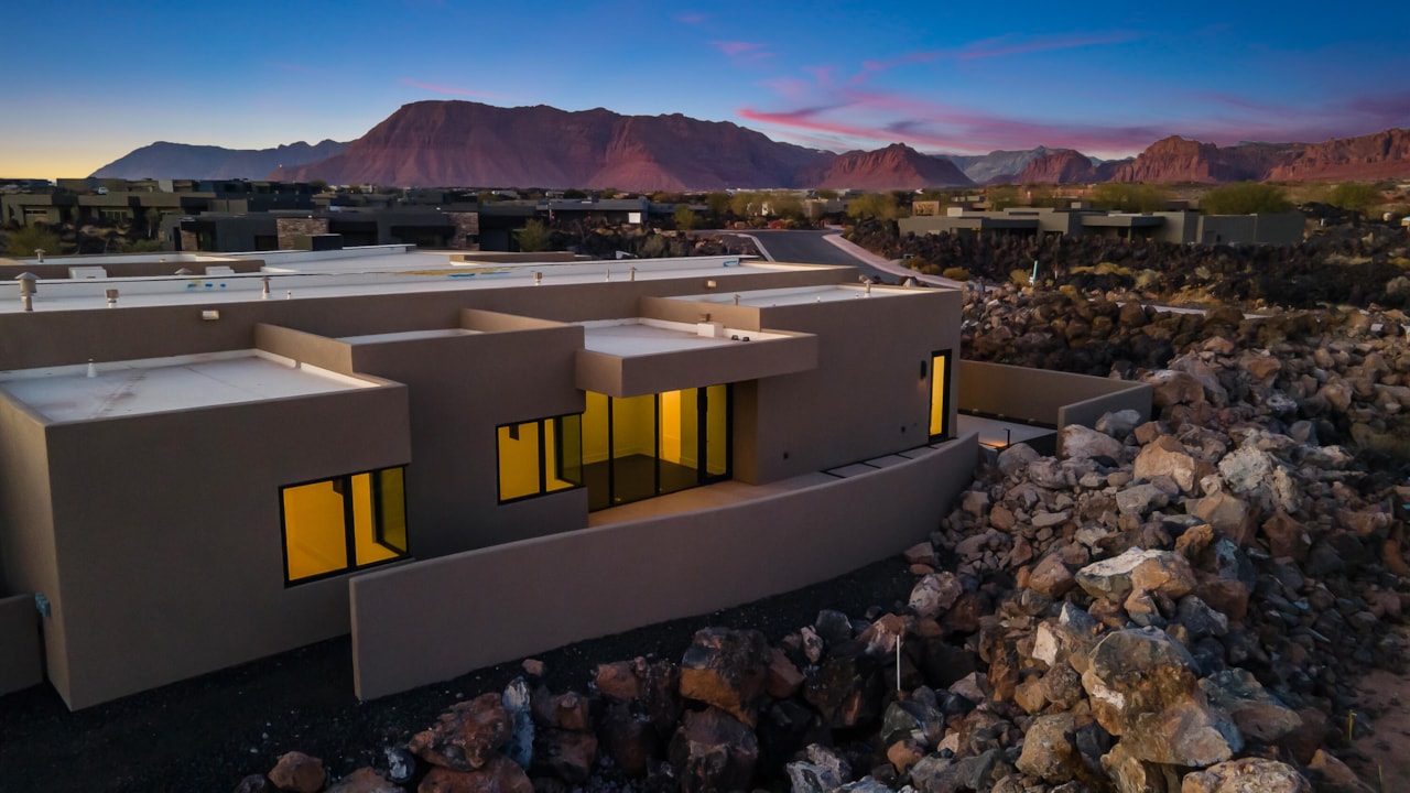 2031 N Lava Rock CIR St George, UT 84770 home for sale, MLS#25-257054 - Erika Rogers Photo 9