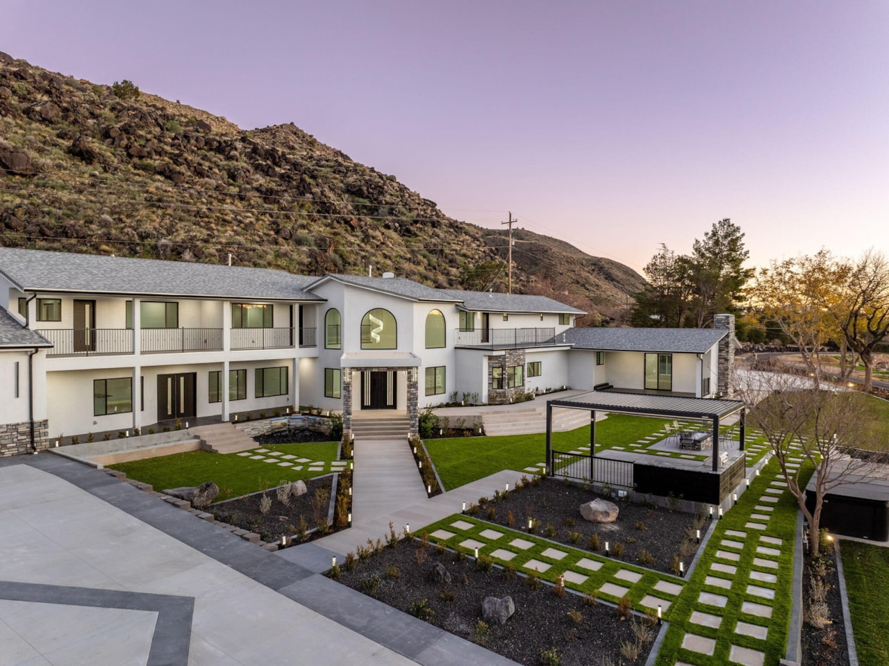 476 E Spring DR Toquerville, UT 84774 home for sale, MLS#25-267703 - Erika Rogers Photo 3