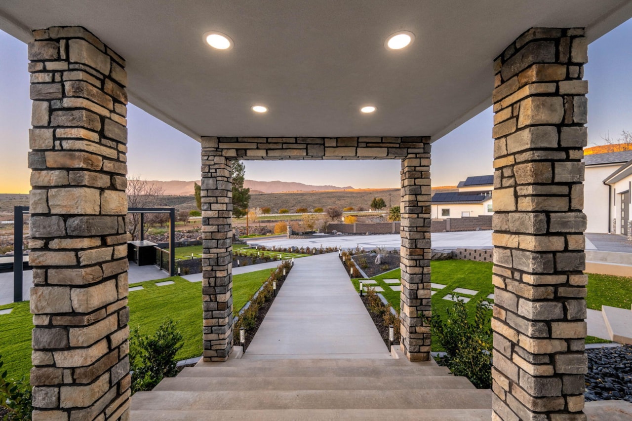 476 E Spring DR Toquerville, UT 84774 home for sale, MLS#25-267703 - Erika Rogers Photo 8