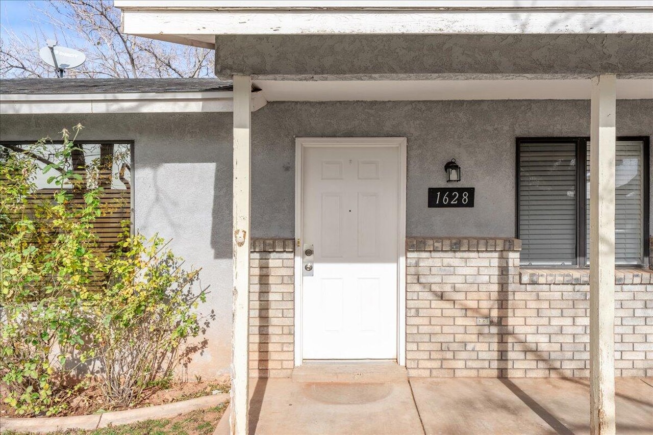 1628 W 1400  N St George, UT 84770 home for sale, MLS#26-267732 - Erika Rogers Photo 4