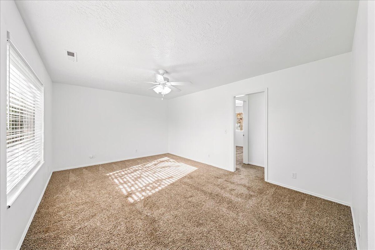 1628 W 1400  N St George, UT 84770 home for sale, MLS#26-267732 - Erika Rogers Photo 5