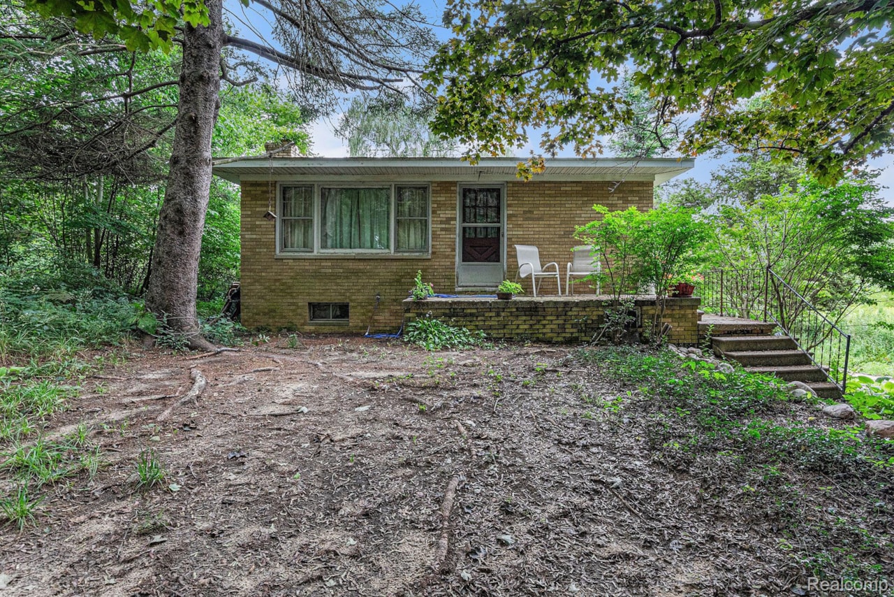 548 Munger Rd Holly Village, MI 48442 | MLS 20251028795