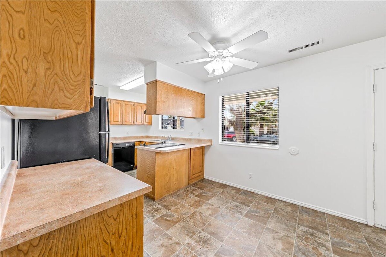 1628 W 1400  N St George, UT 84770 home for sale, MLS#26-267732 - Erika Rogers Photo 13