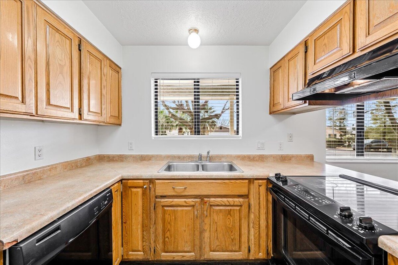 1628 W 1400  N St George, UT 84770 home for sale, MLS#26-267732 - Erika Rogers Photo 17