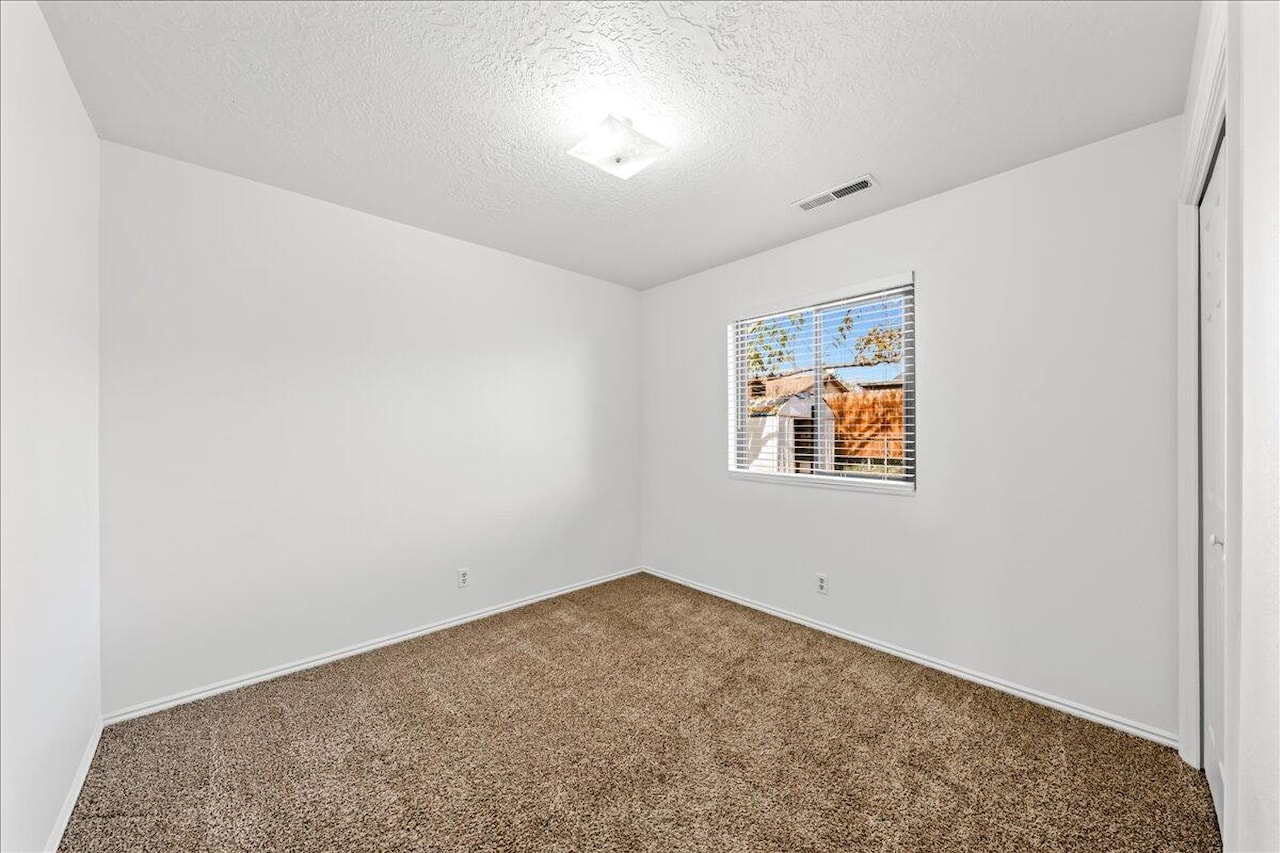 1628 W 1400  N St George, UT 84770 home for sale, MLS#26-267732 - Erika Rogers Photo 28