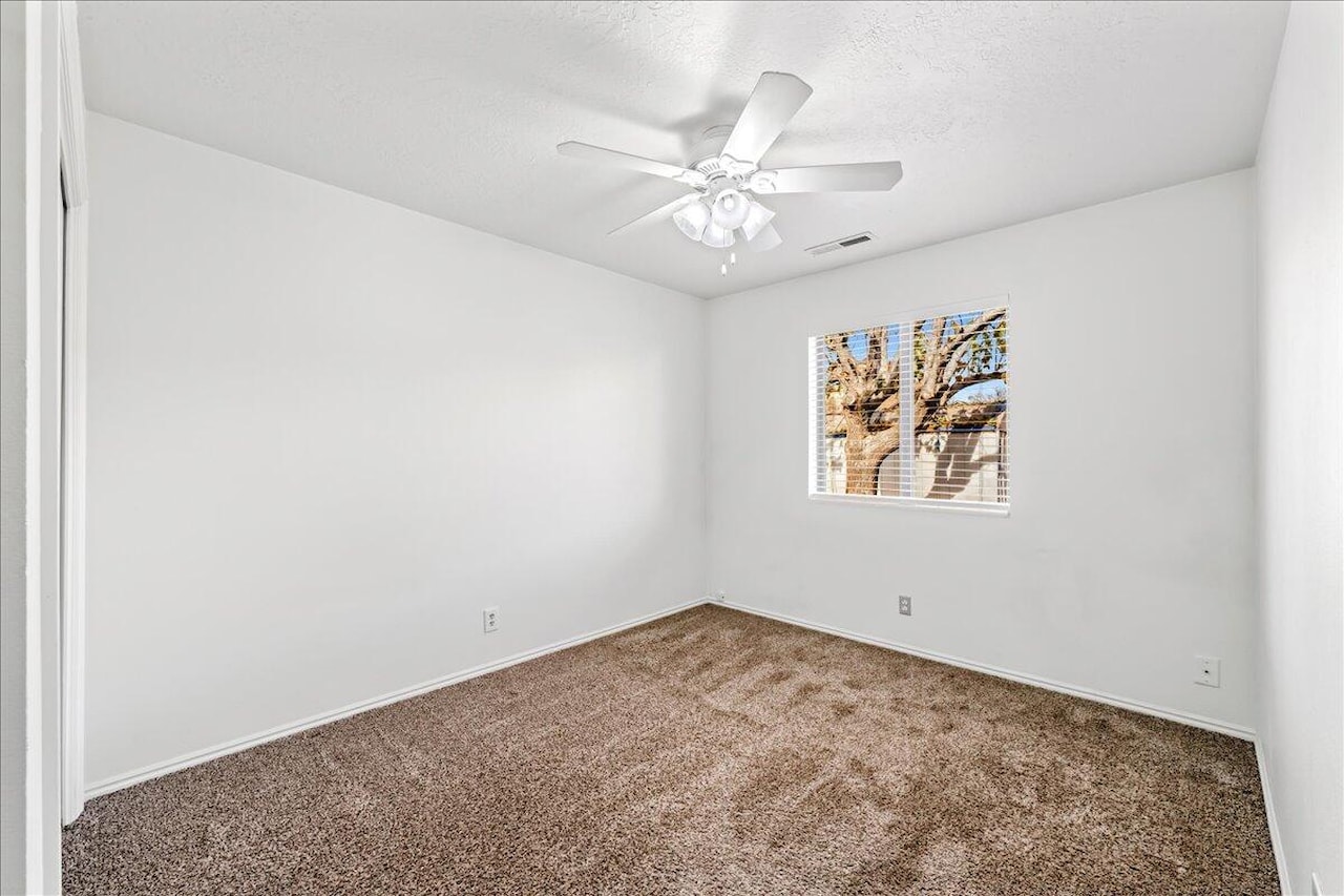 1628 W 1400  N St George, UT 84770 home for sale, MLS#26-267732 - Erika Rogers Photo 31