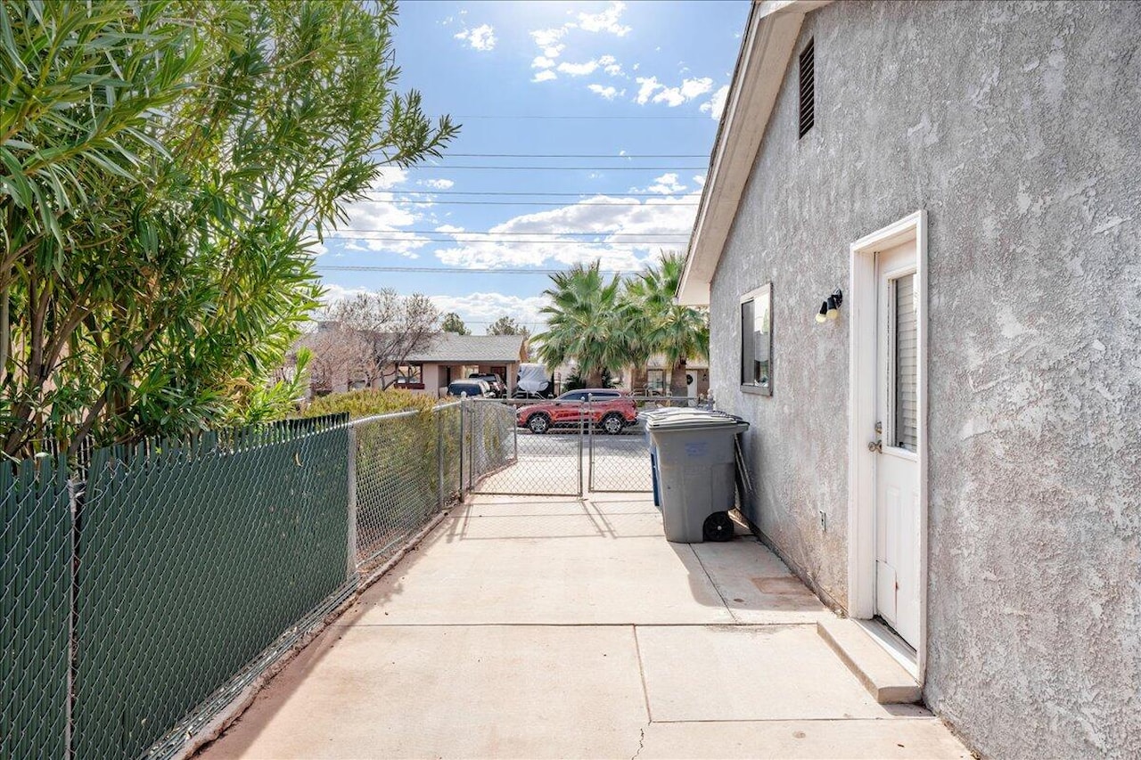 1628 W 1400  N St George, UT 84770 home for sale, MLS#26-267732 - Erika Rogers Photo 35
