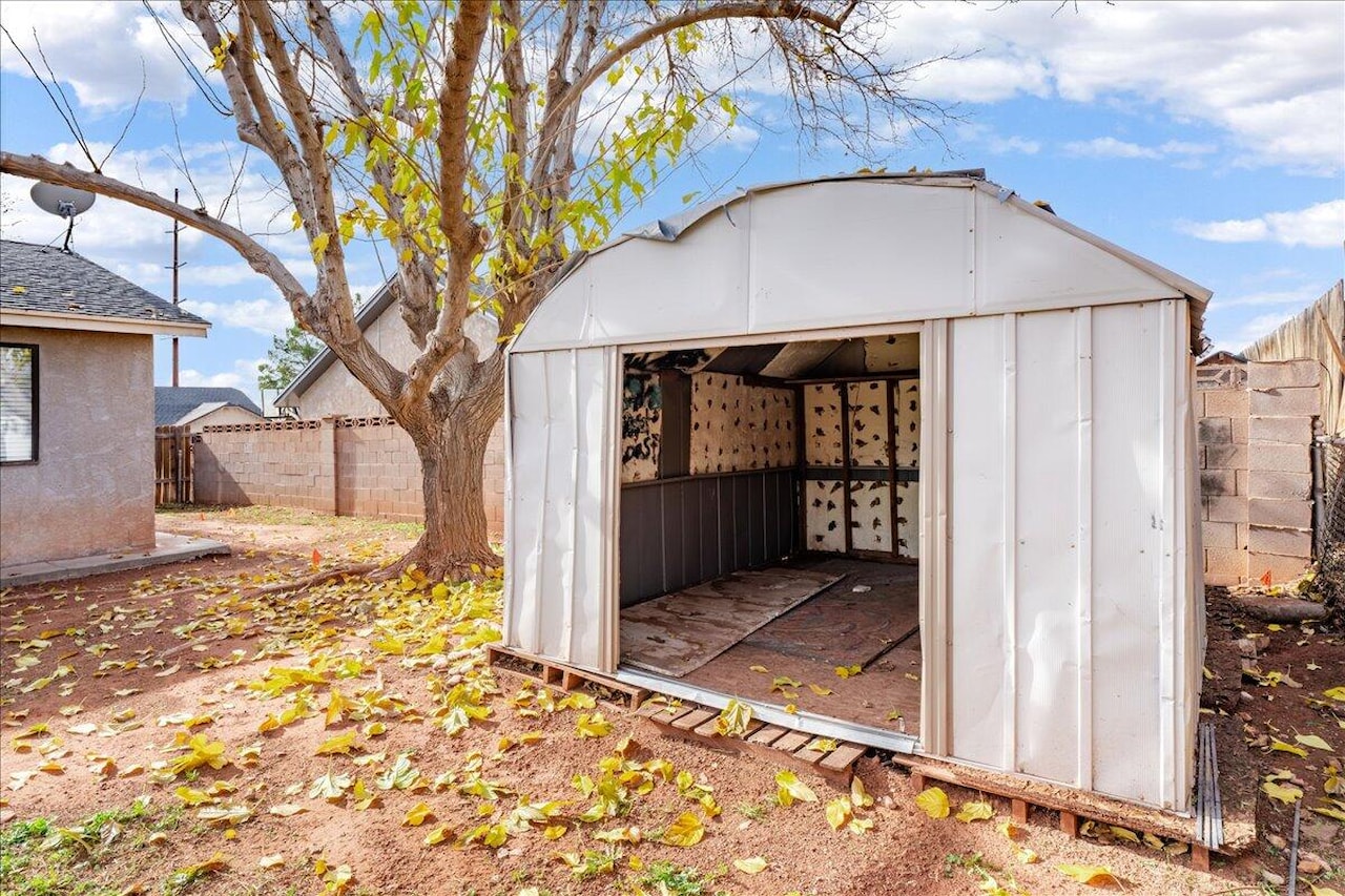 1628 W 1400  N St George, UT 84770 home for sale, MLS#26-267732 - Erika Rogers Photo 37