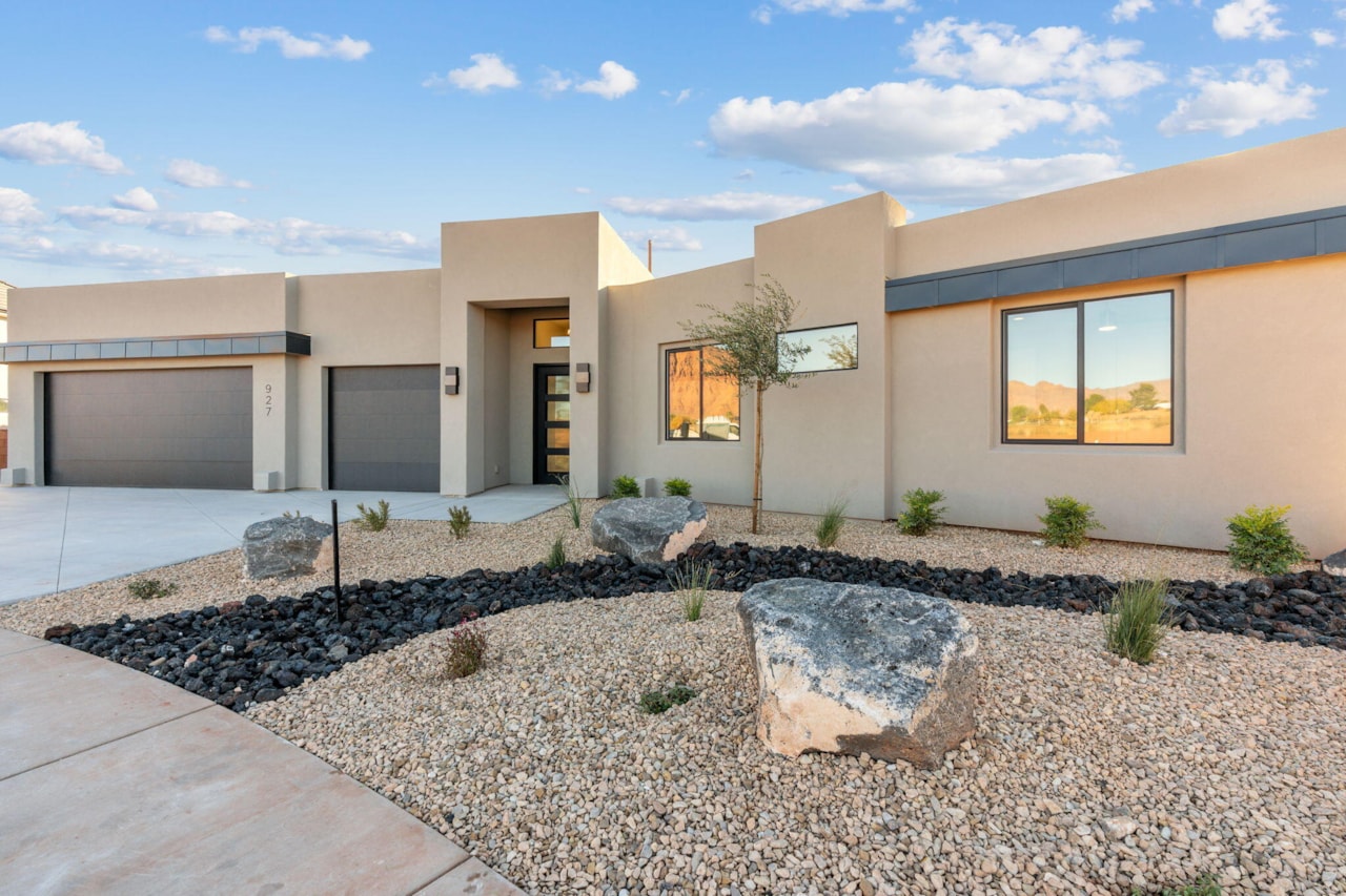 927 S 170  E Ivins, UT 84738 home for sale, MLS#26-267735 - Erika Rogers Photo 3