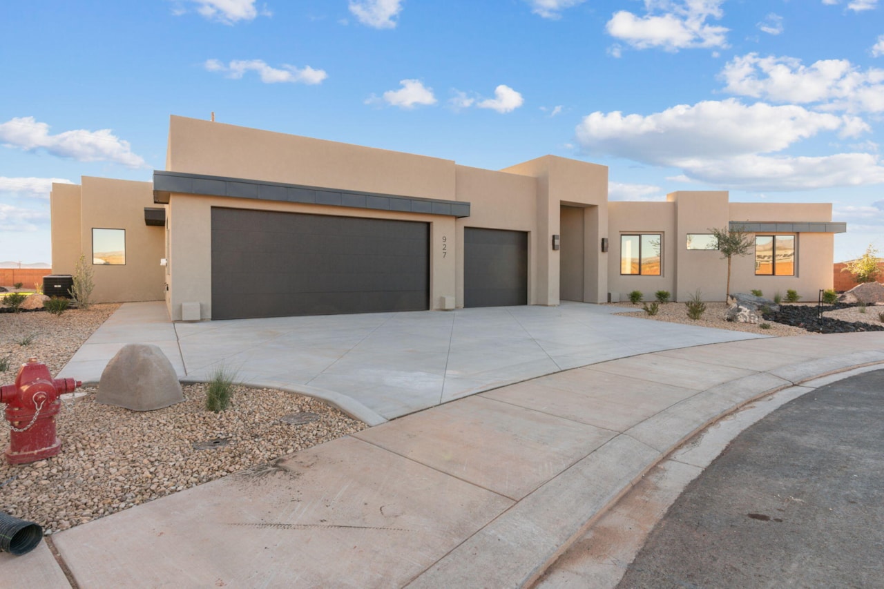 927 S 170  E Ivins, UT 84738 home for sale, MLS#26-267735 - Erika Rogers Photo 4