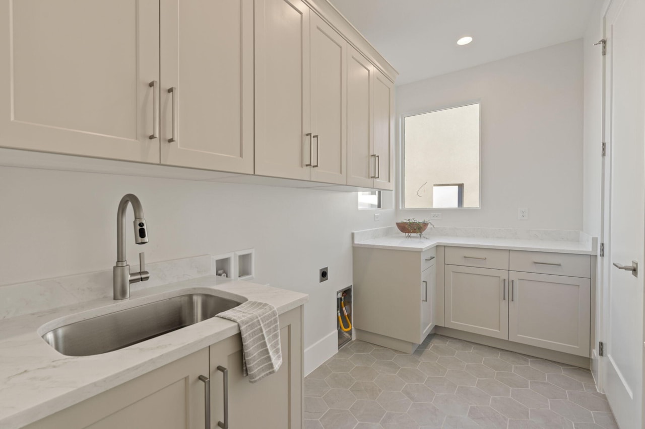 927 S 170  E Ivins, UT 84738 home for sale, MLS#26-267735 - Erika Rogers Photo 21