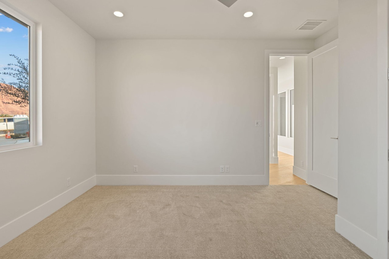 927 S 170  E Ivins, UT 84738 home for sale, MLS#26-267735 - Erika Rogers Photo 41