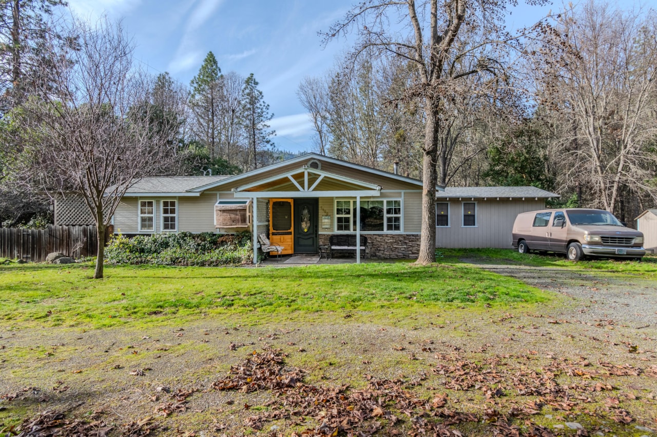 5400 Hwy 238 Jacksonville, OR 97530 | MLS 220213365