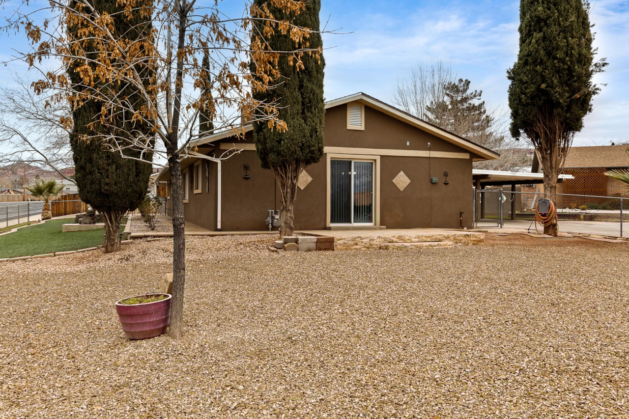 1162 W 610 N St George, UT 84770 home for sale, MLS#26-267739 - Erika Rogers Photo 4