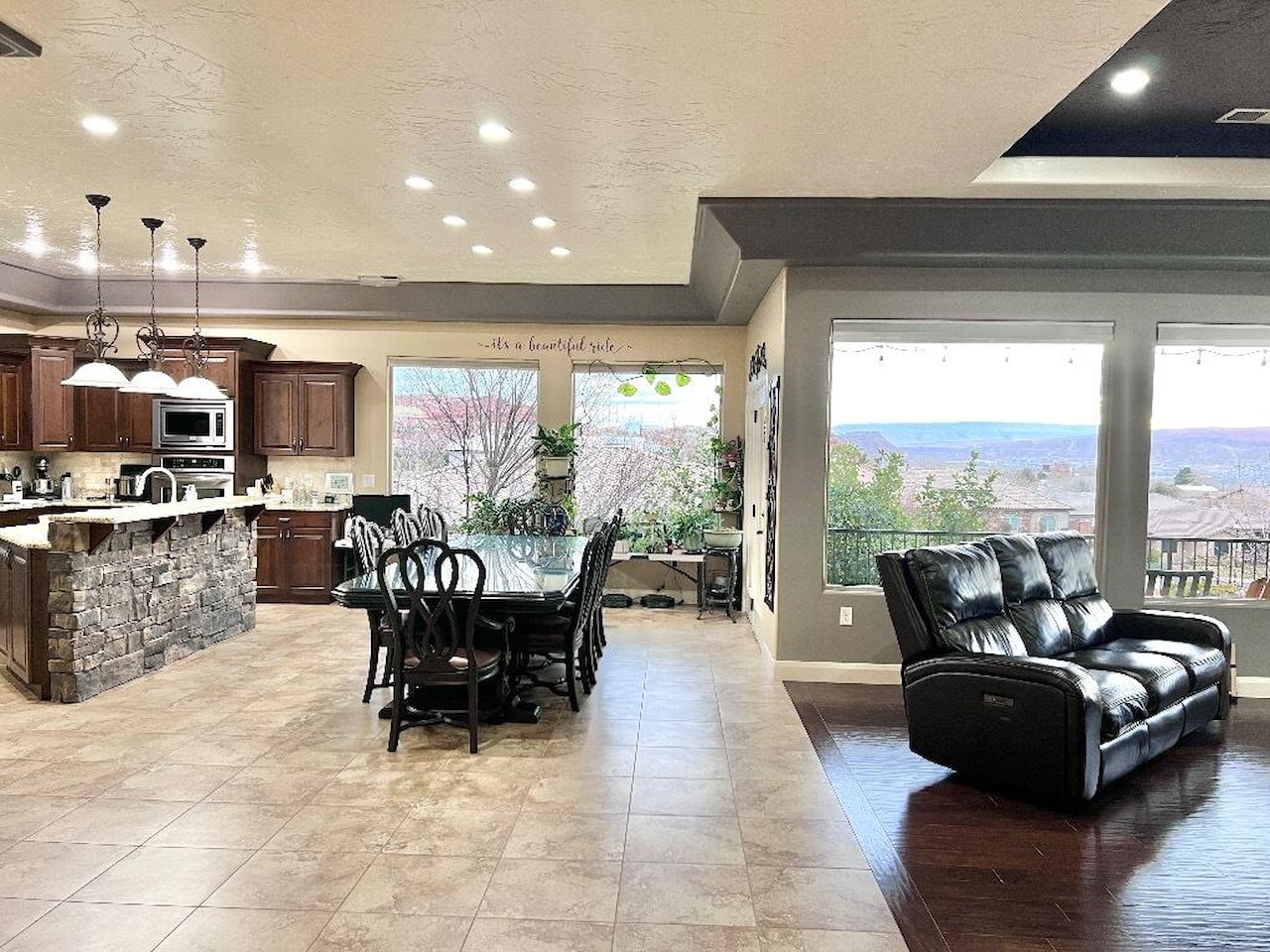 1052 N 1830 E CIR St George, UT 84770 home for sale, MLS#26-267712 - Erika Rogers Photo 2