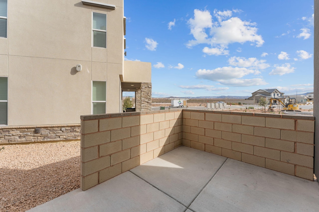 517 W Olive LN St George, UT 84790 home for sale, MLS#25-266750 - Erika Rogers Photo 6