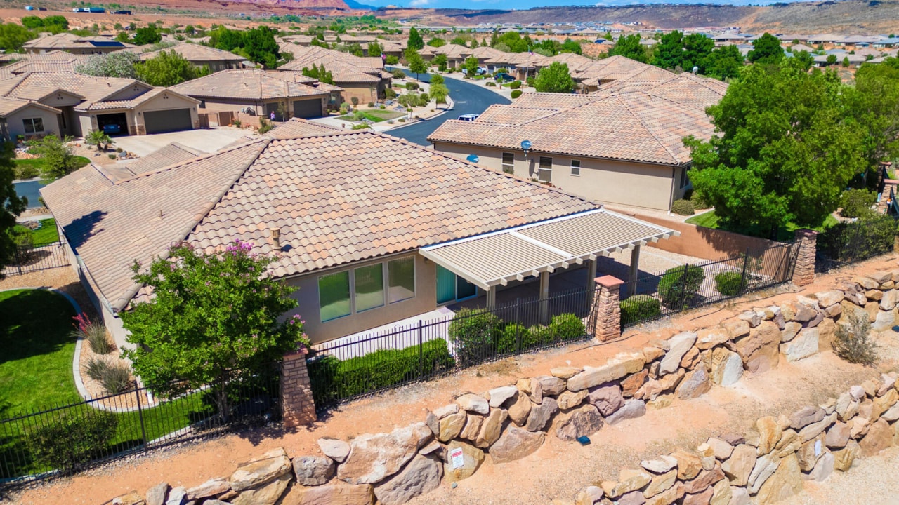 1574 N Sugar Plumb LN Washington, UT 84780 home for sale, MLS#25-261660 - Erika Rogers Photo 6