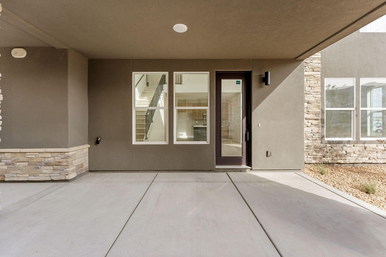 517 W Olive LN St George, UT 84790 home for sale, MLS#25-266750 - Erika Rogers Photo 2