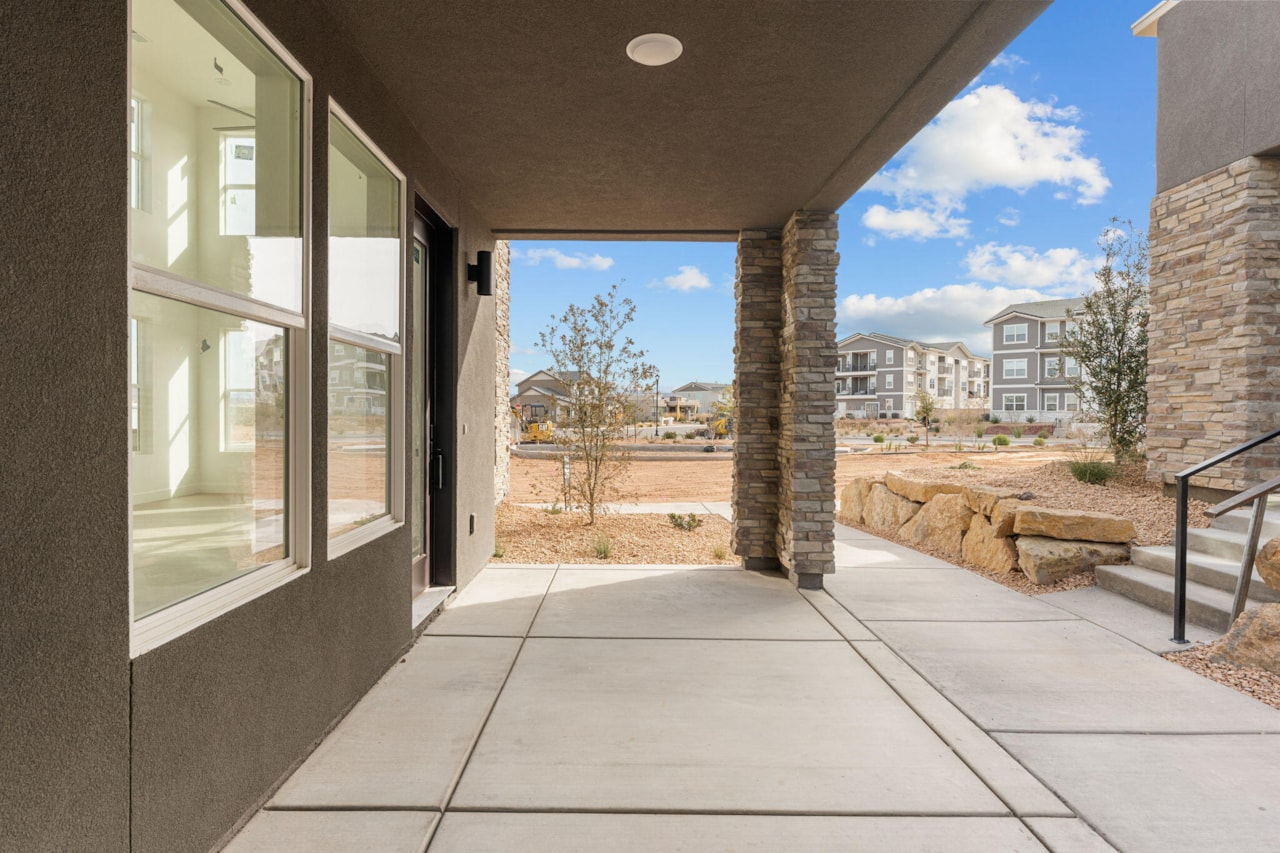 517 W Olive LN St George, UT 84790 home for sale, MLS#25-266750 - Erika Rogers Photo 3