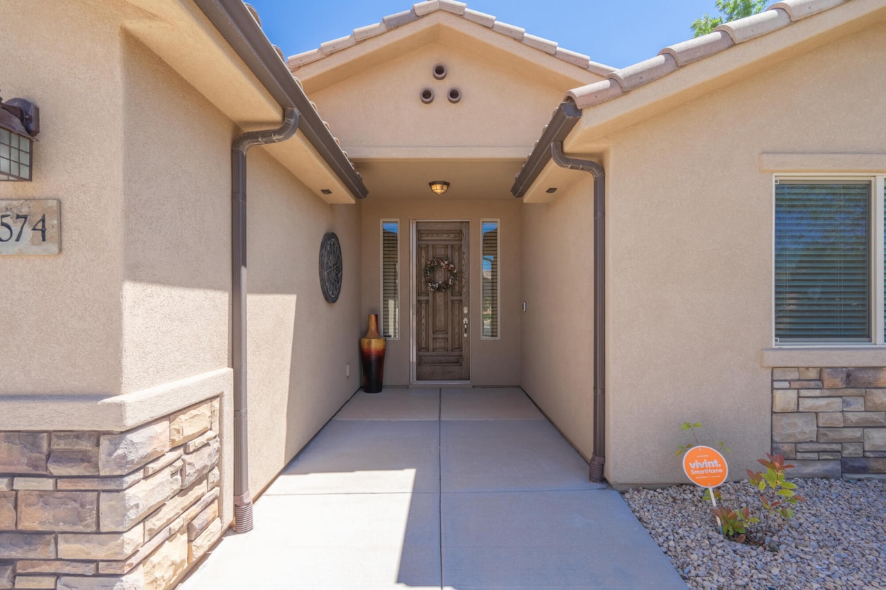 1574 N Sugar Plumb LN Washington, UT 84780 home for sale, MLS#25-261660 - Erika Rogers Photo 11