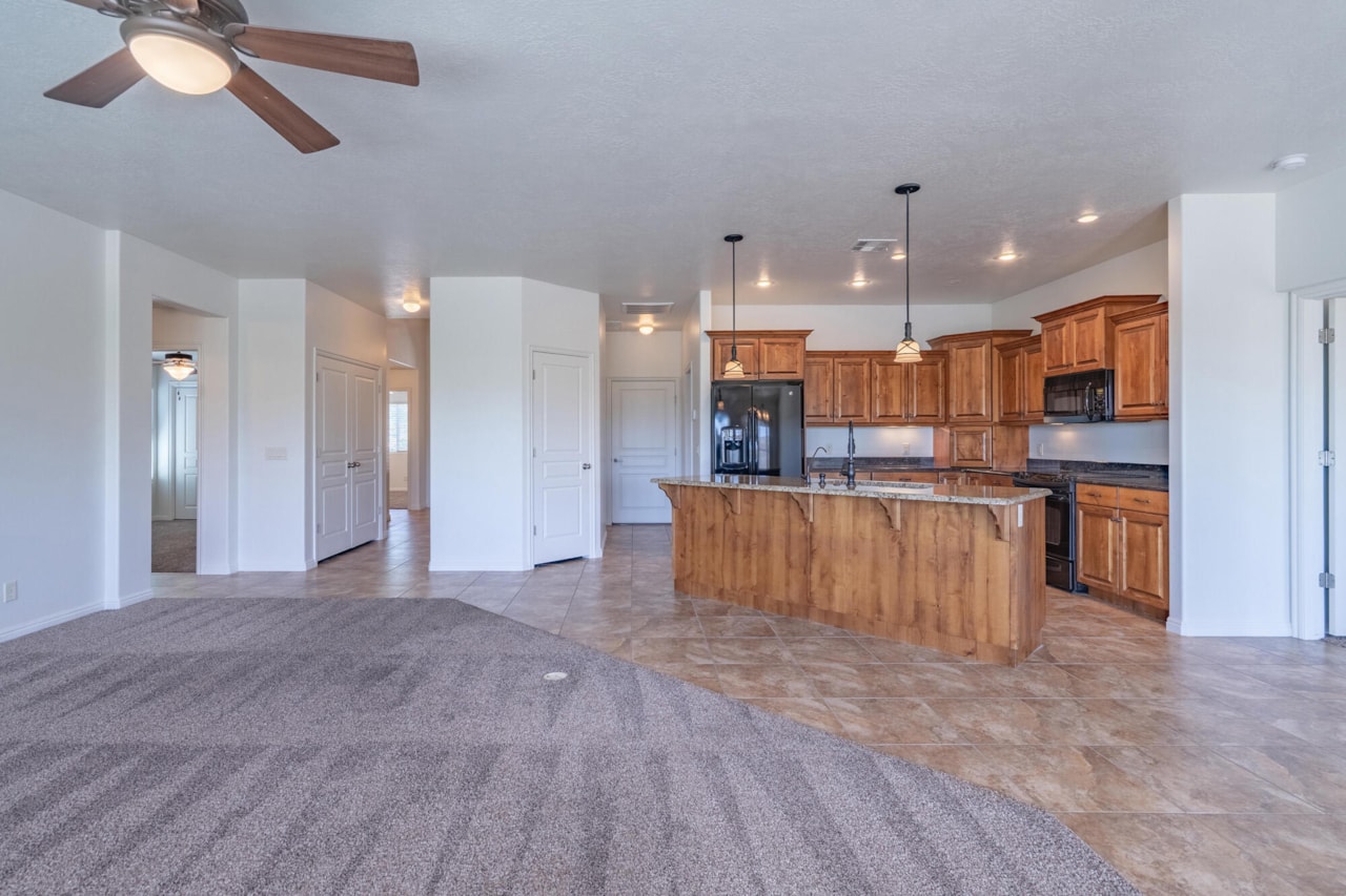 1574 N Sugar Plumb LN Washington, UT 84780 home for sale, MLS#25-261660 - Erika Rogers Photo 14