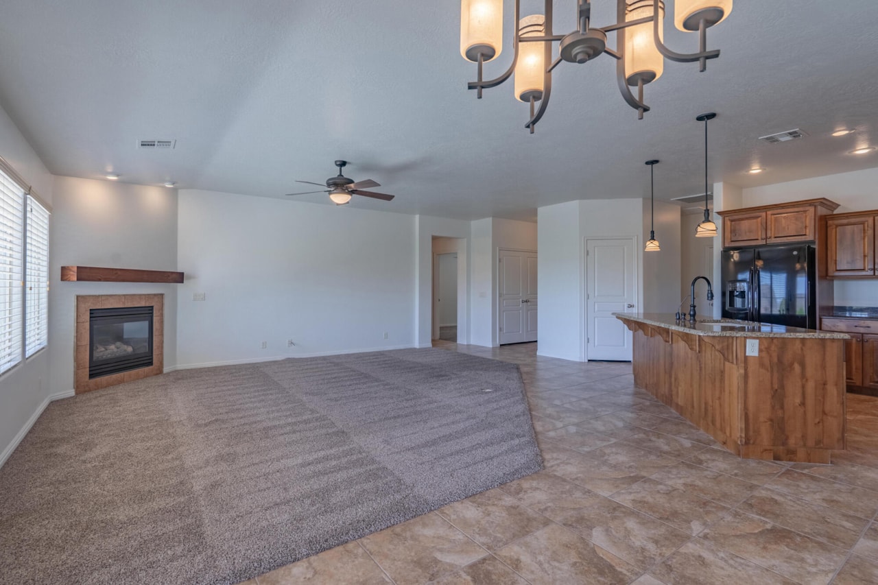 1574 N Sugar Plumb LN Washington, UT 84780 home for sale, MLS#25-261660 - Erika Rogers Photo 15