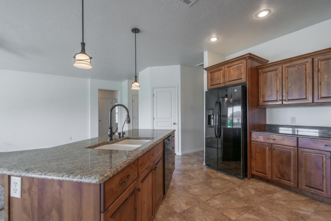 1574 N Sugar Plumb LN Washington, UT 84780 home for sale, MLS#25-261660 - Erika Rogers Photo 19