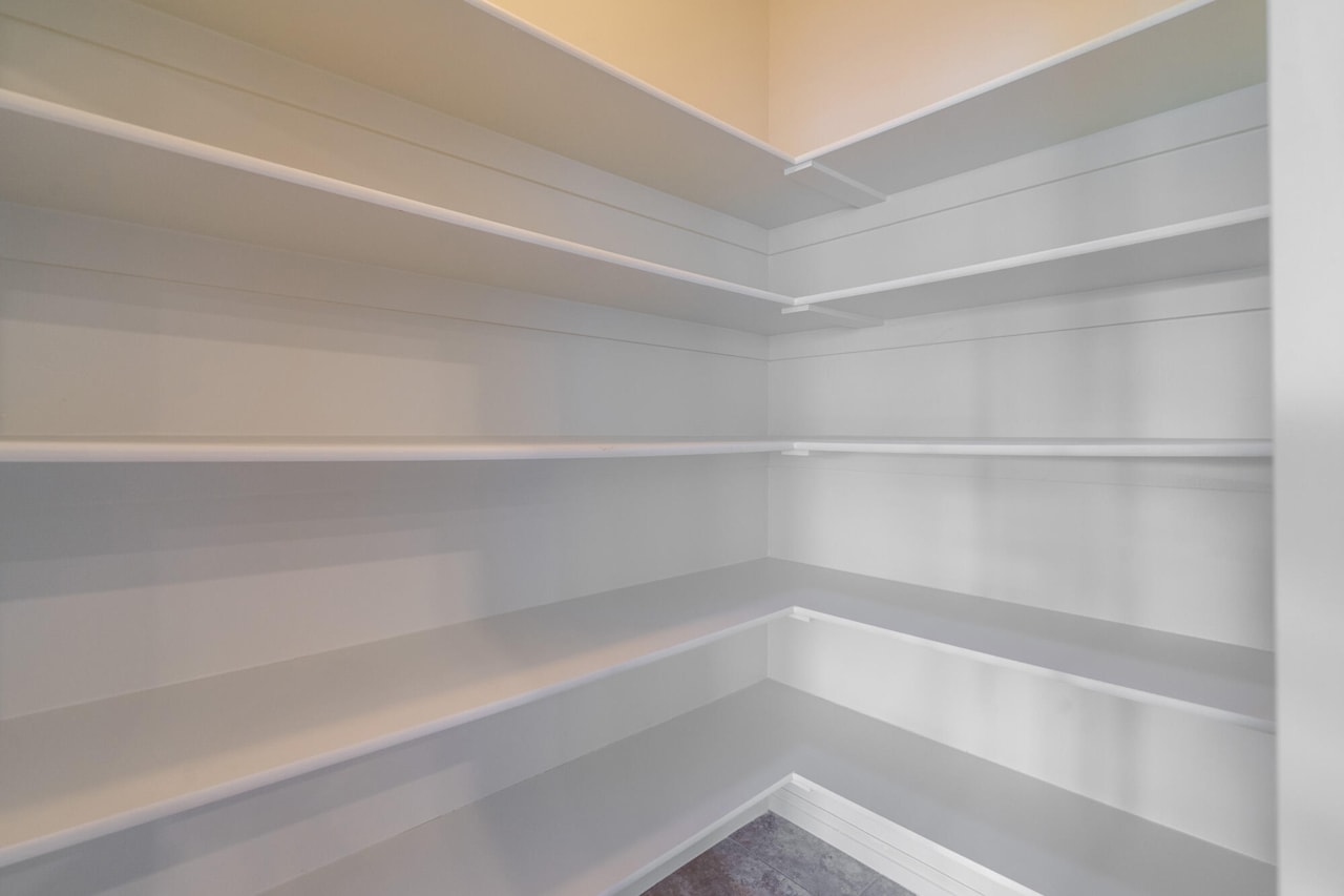 1574 N Sugar Plumb LN Washington, UT 84780 home for sale, MLS#25-261660 - Erika Rogers Photo 21