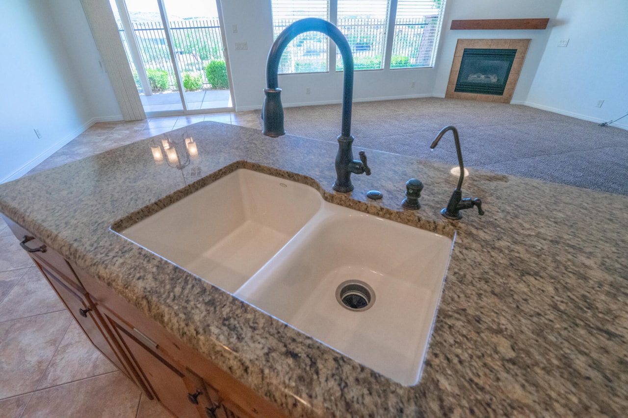 1574 N Sugar Plumb LN Washington, UT 84780 home for sale, MLS#25-261660 - Erika Rogers Photo 22