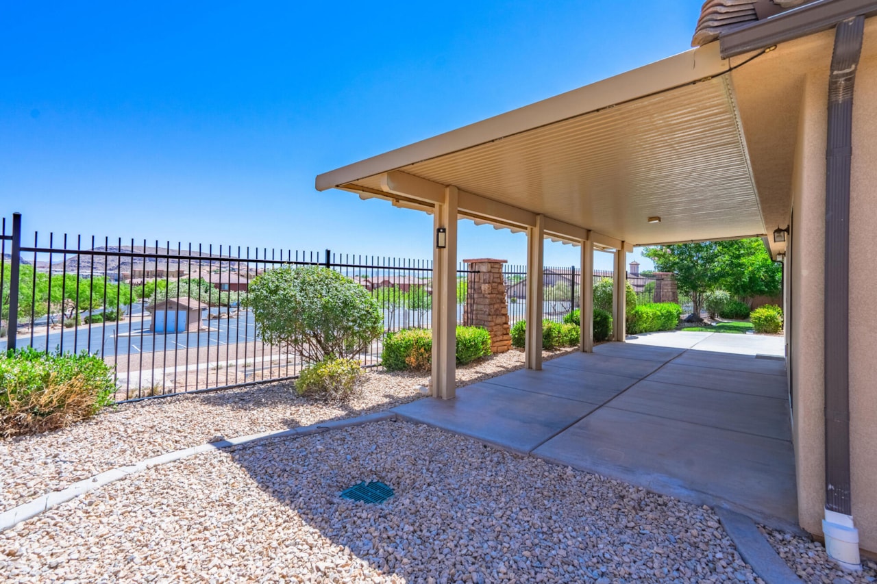 1574 N Sugar Plumb LN Washington, UT 84780 home for sale, MLS#25-261660 - Erika Rogers Photo 26