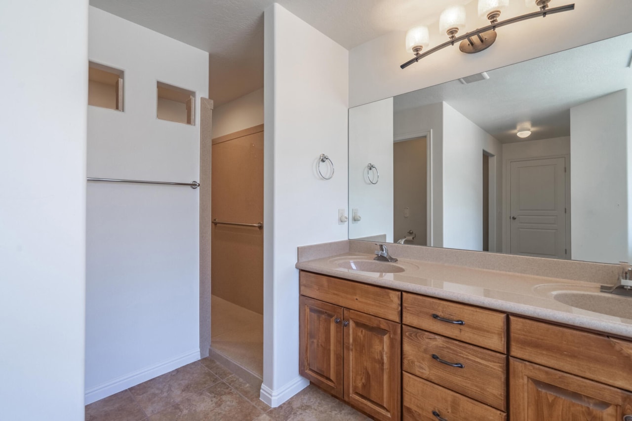 1574 N Sugar Plumb LN Washington, UT 84780 home for sale, MLS#25-261660 - Erika Rogers Photo 36