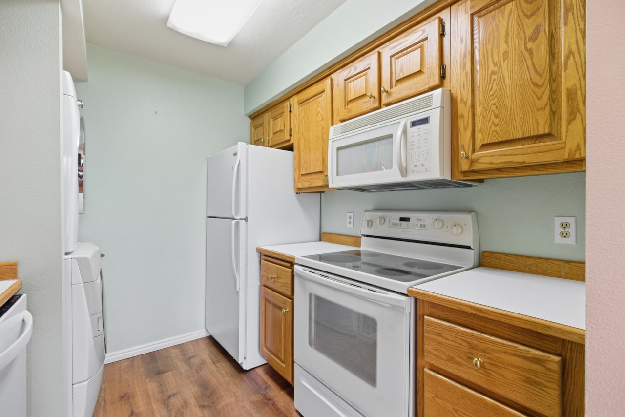 275 S Valley View #J102 St George, UT 84770 condo for sale, MLS#25-267706 - Erika Rogers Photo 8