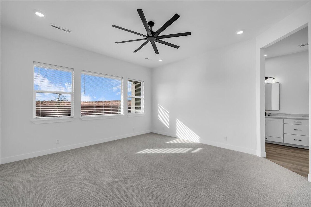 3344 S Guide Star Way Hurricane, UT 84737 home for sale, MLS#25-267640 - Erika Rogers Photo 10