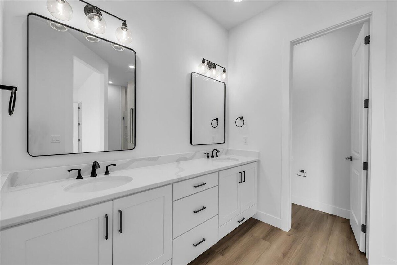 3344 S Guide Star Way Hurricane, UT 84737 home for sale, MLS#25-267640 - Erika Rogers Photo 12