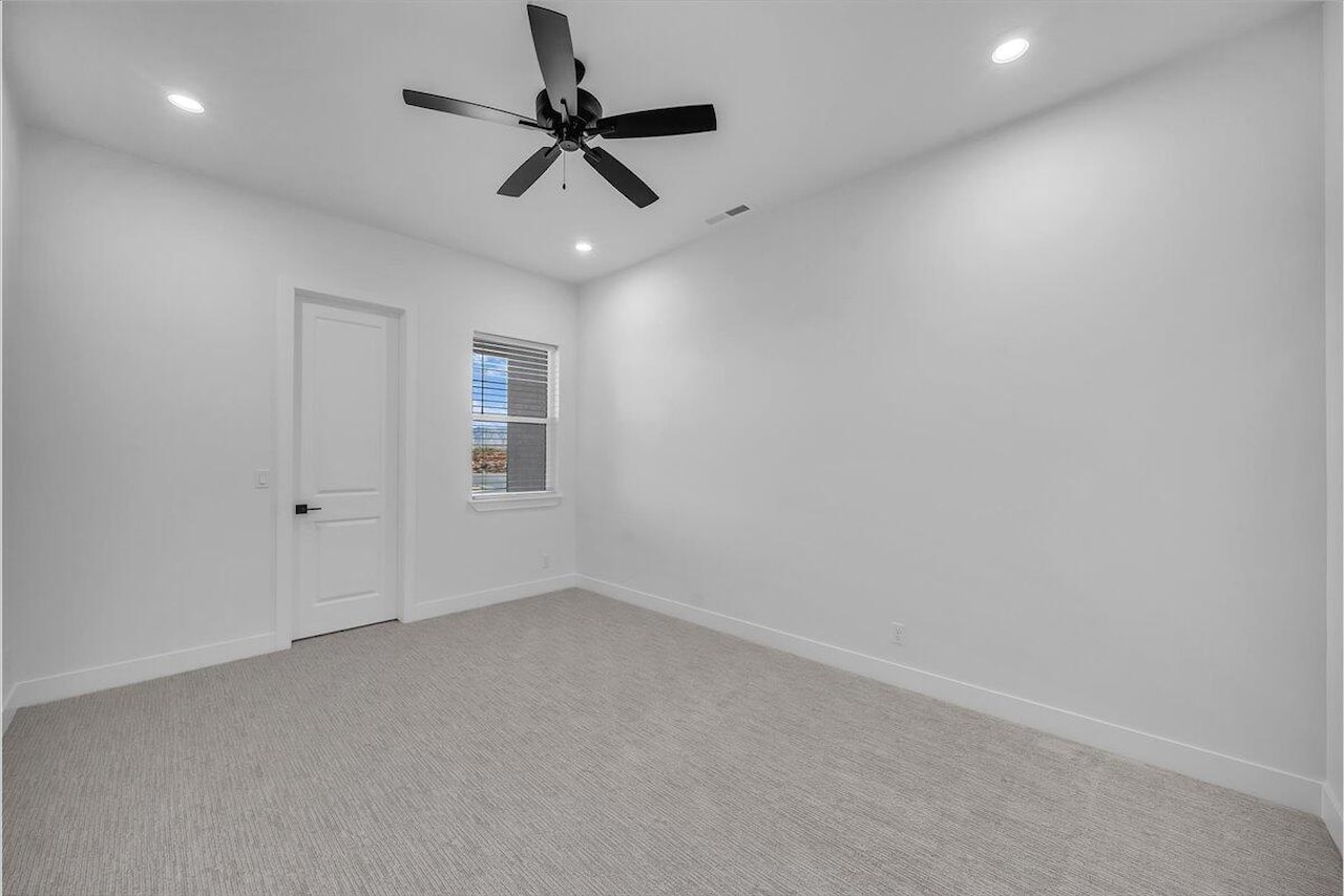 3344 S Guide Star Way Hurricane, UT 84737 home for sale, MLS#25-267640 - Erika Rogers Photo 18