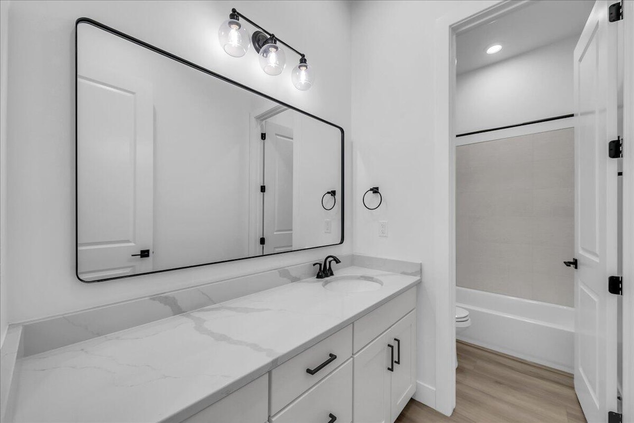 3344 S Guide Star Way Hurricane, UT 84737 home for sale, MLS#25-267640 - Erika Rogers Photo 19