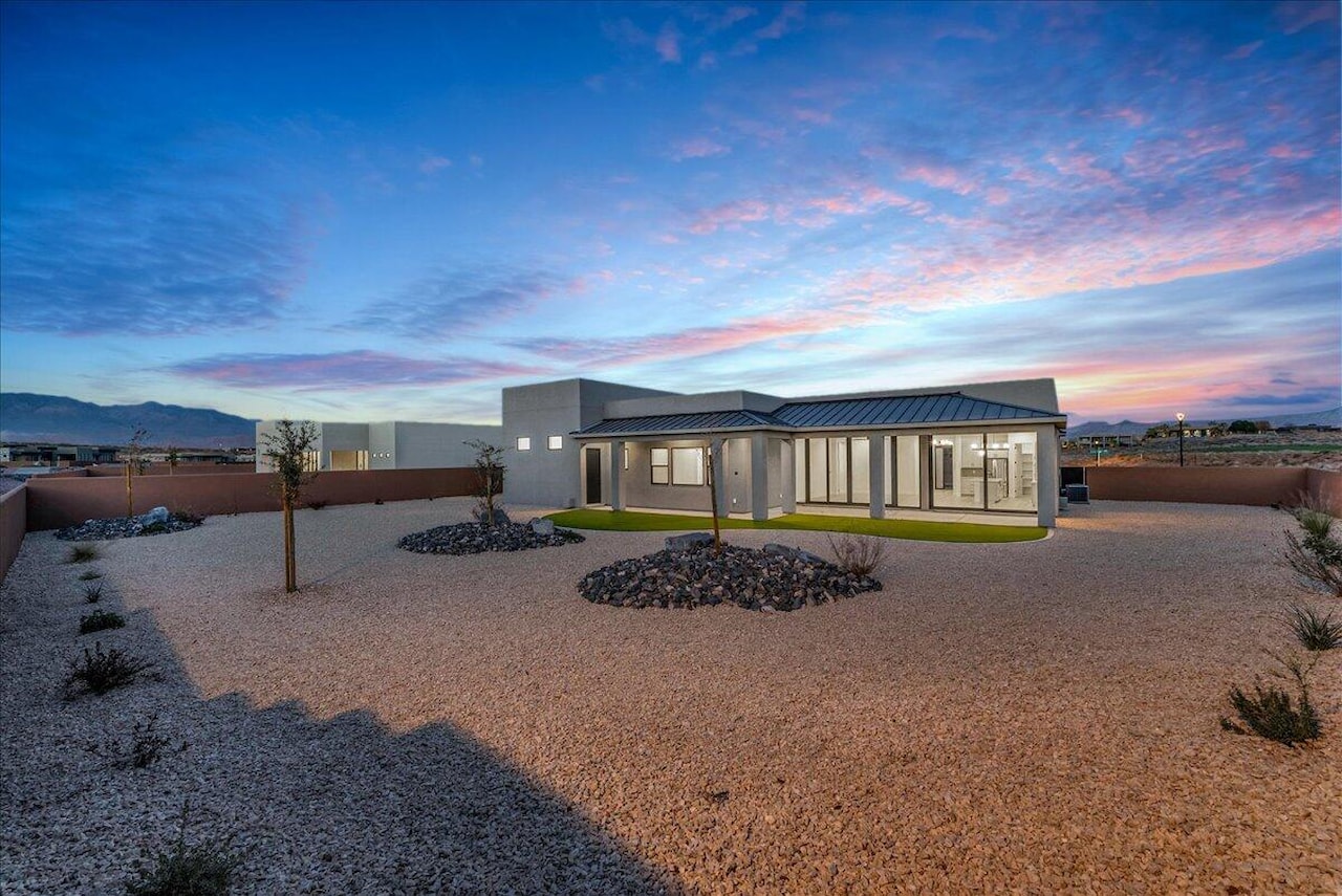 3344 S Guide Star Way Hurricane, UT 84737 home for sale, MLS#25-267640 - Erika Rogers Photo 34